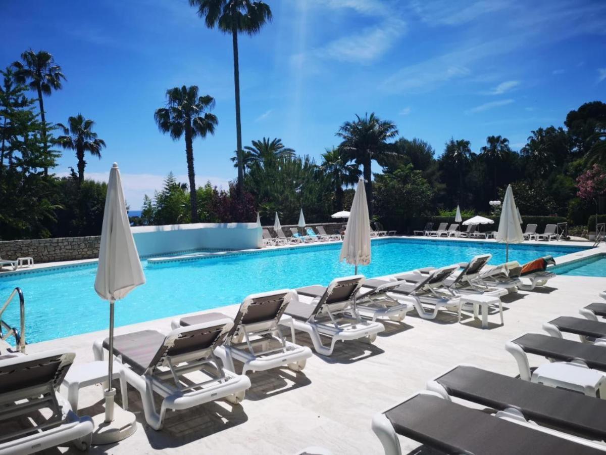 Piscine Privee Tennis * Golfe-Juan